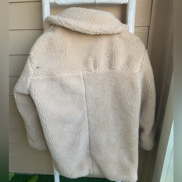 Jason Maxwell fluffy jacket! - Picture 8 of 8